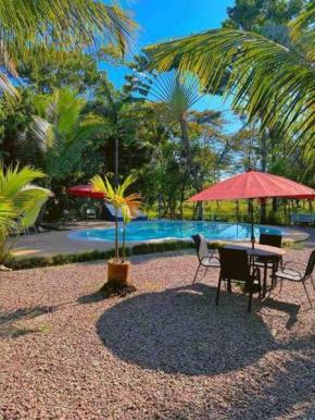Relájate en el llano Piscina privada y naturaleza